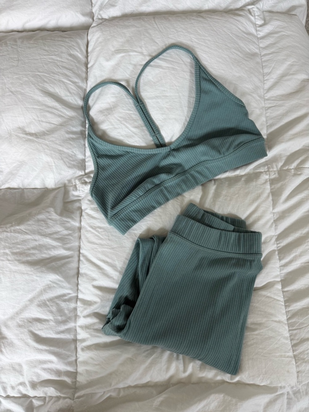Alo Leggings & Sports Bra